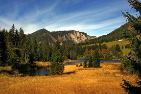 kaiyun.com-76人球员参与电台连线互动气氛轻松，76人宣传片