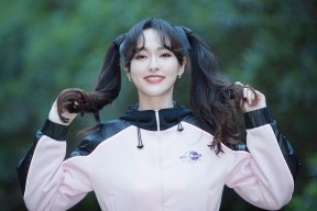 开云kaiyun-女篮新星职业首秀砍下两双表现惊艳，女球员篮球