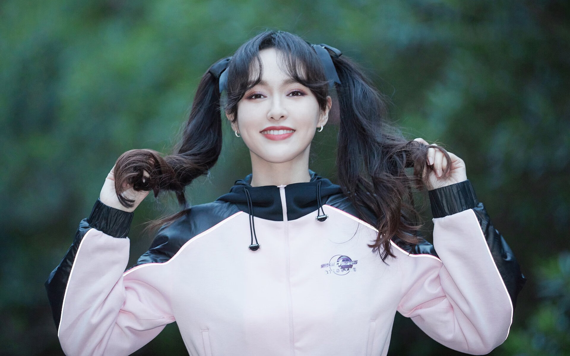 女篮新星职业首秀砍下两双表现惊艳,女球员篮球