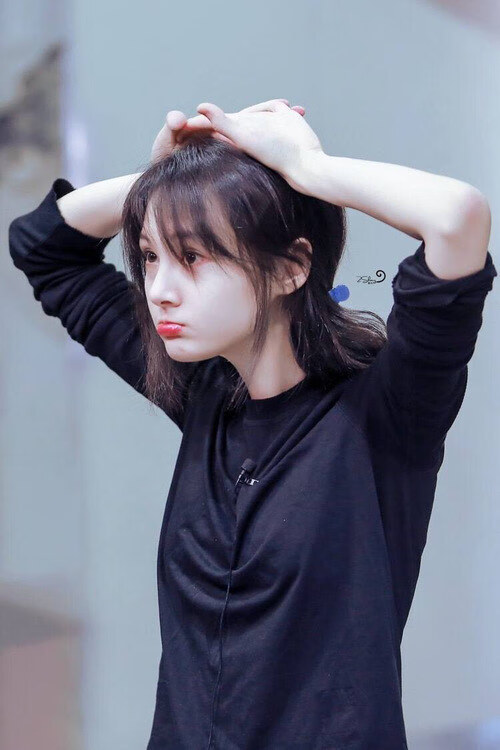 赛尔·阿尔斯塔：南非队的防线指挥官，为球队注入强大动力，阿尔塞塔斯一世